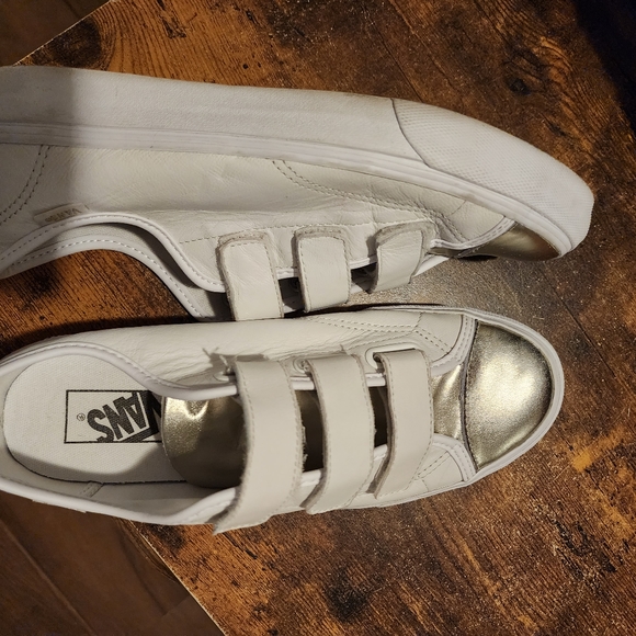 Women's Vans - Picture 2 of 4